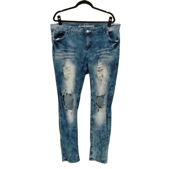 Almost Famous Womens Distressed Acid Wash Jeans Size 20 - Picture 2 of 7